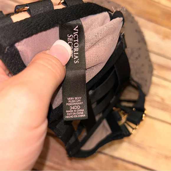 Victoria’s Secret Strappy Push Up Bra - Picture 6 of 7